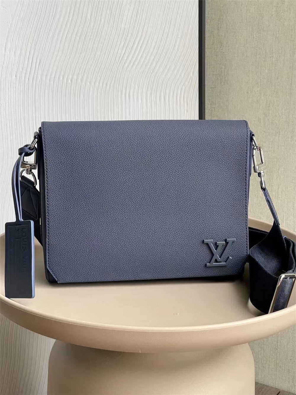 Louis Vuitton TAKEOFF  M21363 size：28x24x10cm 2025 new 